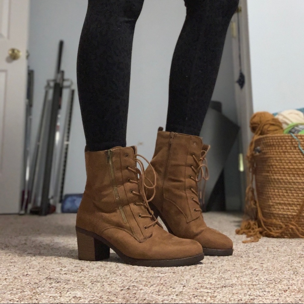 Womens Just Fab Suede booties